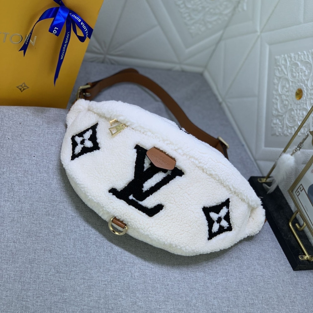 Louis Vuitton Bumbag Monogram Teddy Fleece White 37Cm M23715 - Image 2