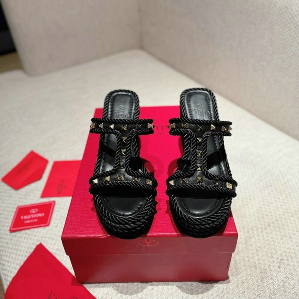 Valentino Garavani Rockstud Wedge Sandals Black - Image 2