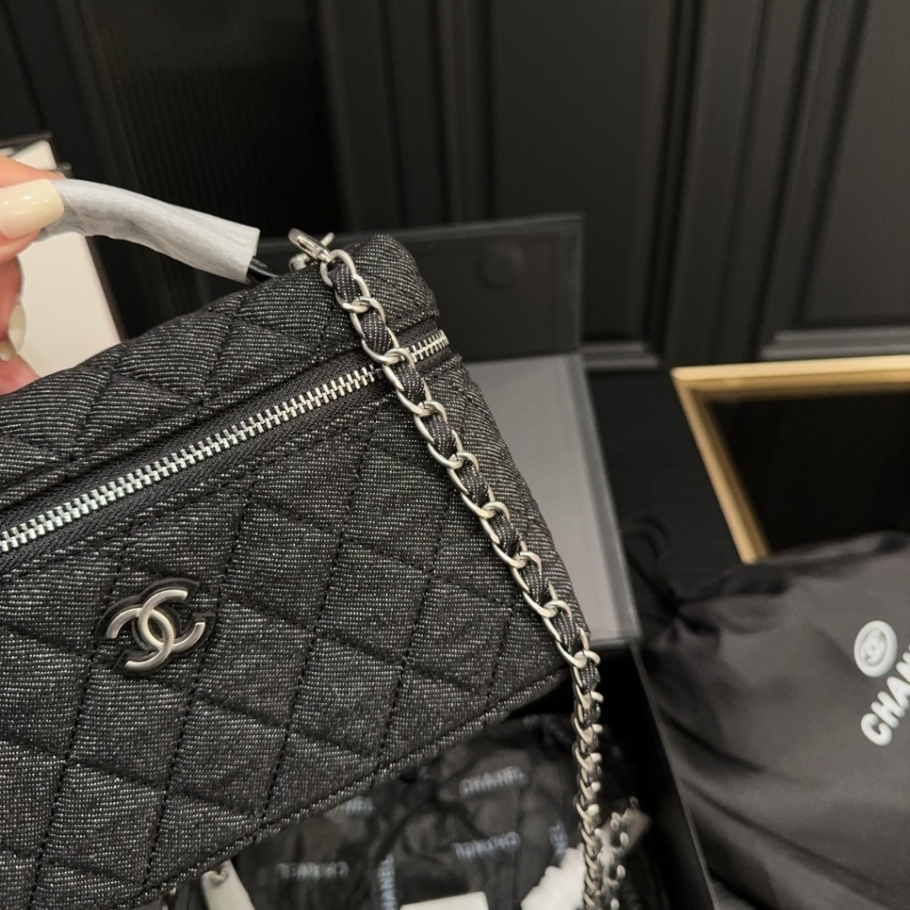 Chanel Classic Vanity With Chain Silver Tone Denim Black 19cm - Image 6