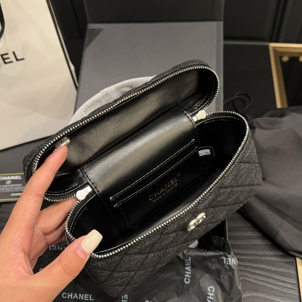 Chanel Classic Vanity With Chain Silver Tone Denim Black 19cm - Image 8