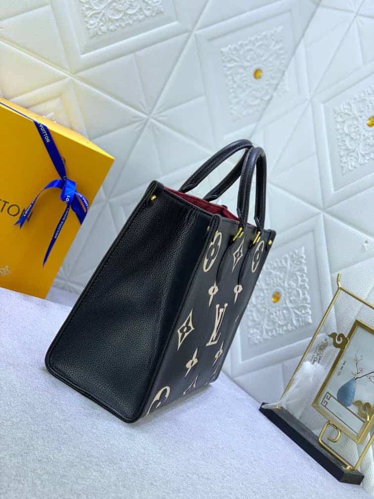 Louis Vuitton Onthego MM Monogram Black Beige 35Cm M45495 - Image 4