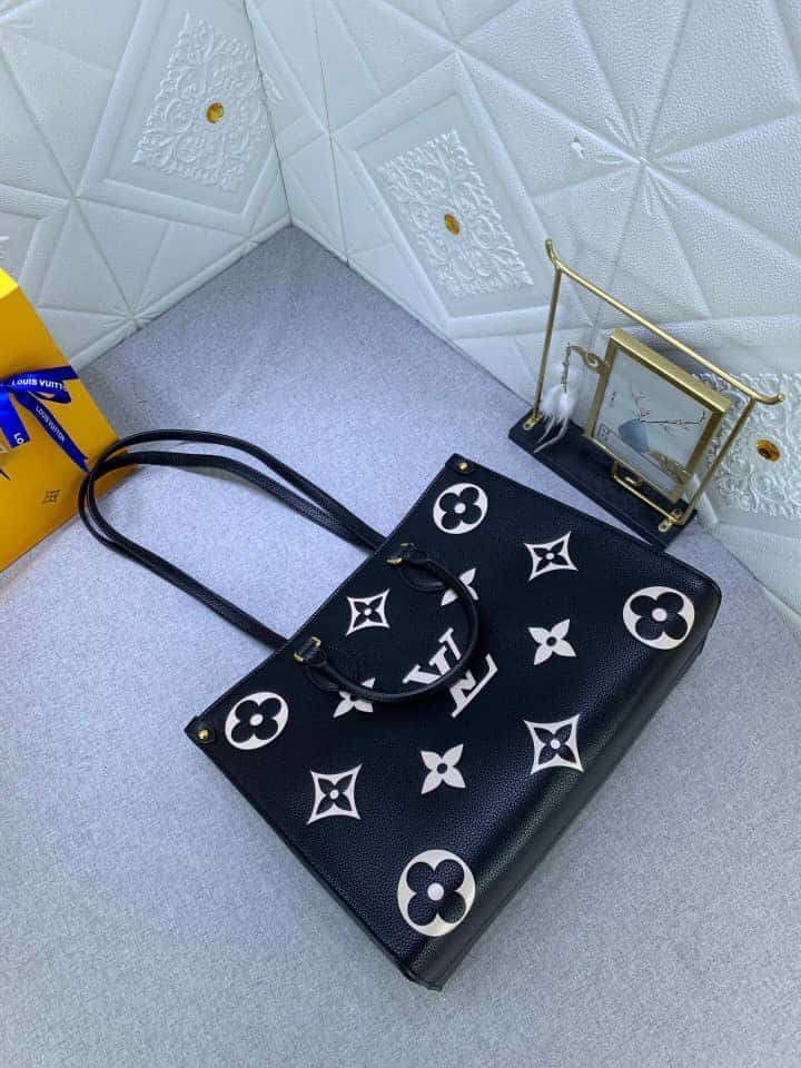 Louis Vuitton Onthego MM Monogram Black Beige 35Cm M45495 - Image 5